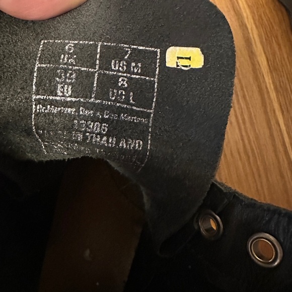 Doc Martens Men’s 1460 Leather Lace Up Boots Size 7 Mens Broken In - Picture 8 of 10